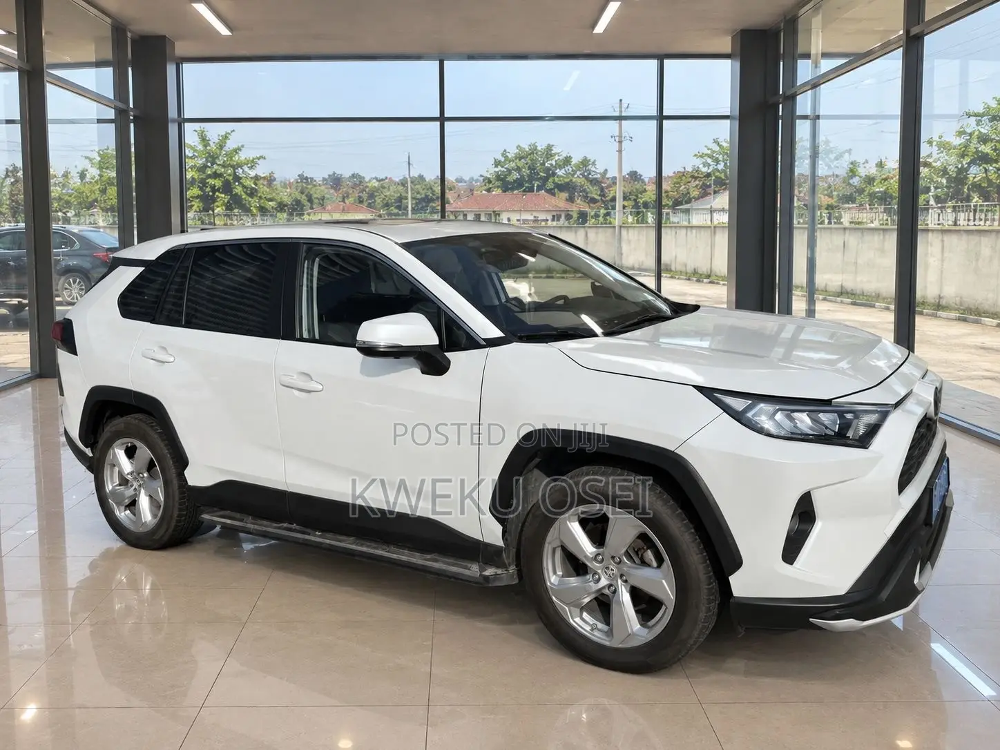 Toyota RAV4 XLE Premium 2021 White
