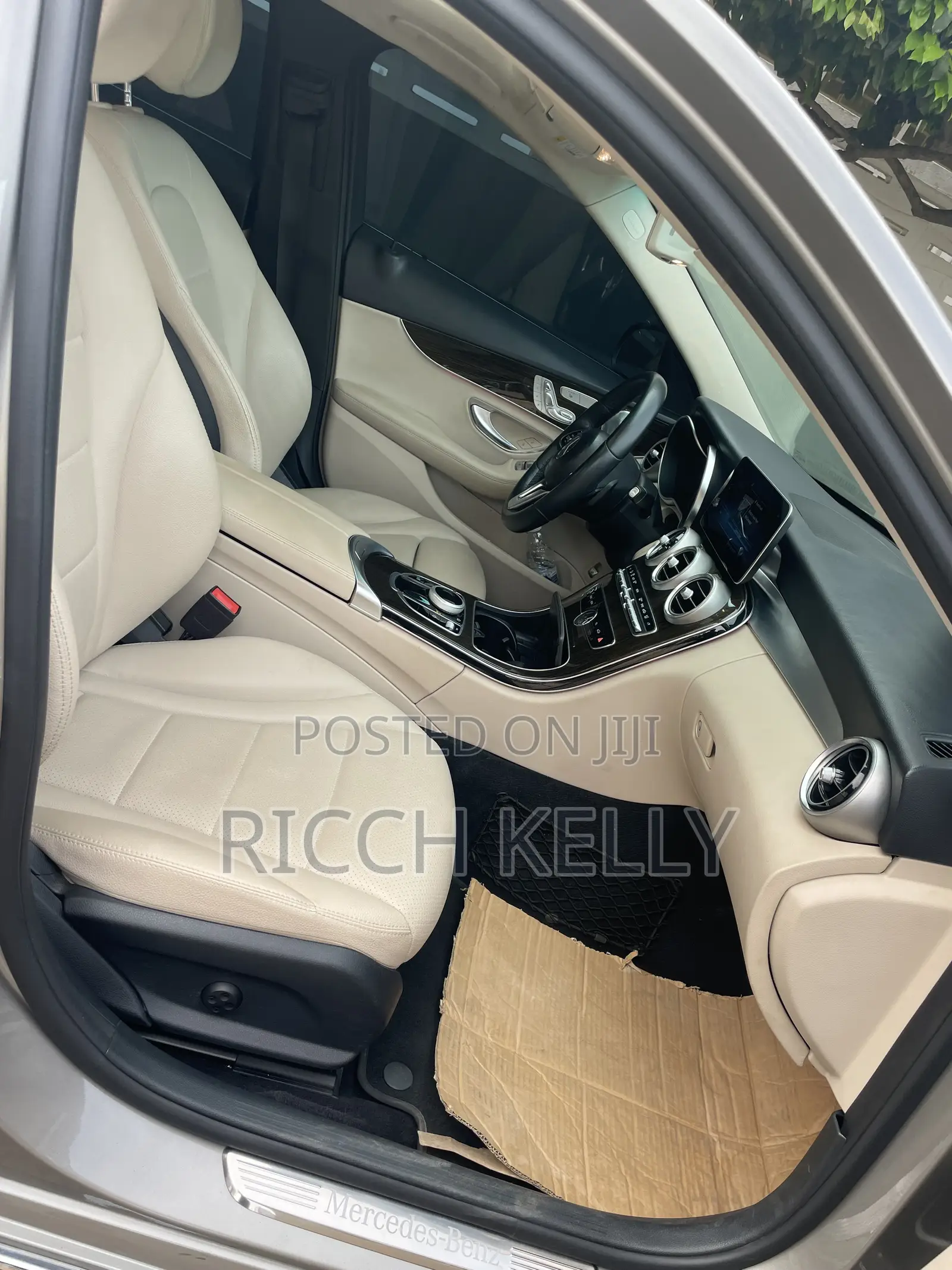 Mercedes-Benz C300 2020 Gray