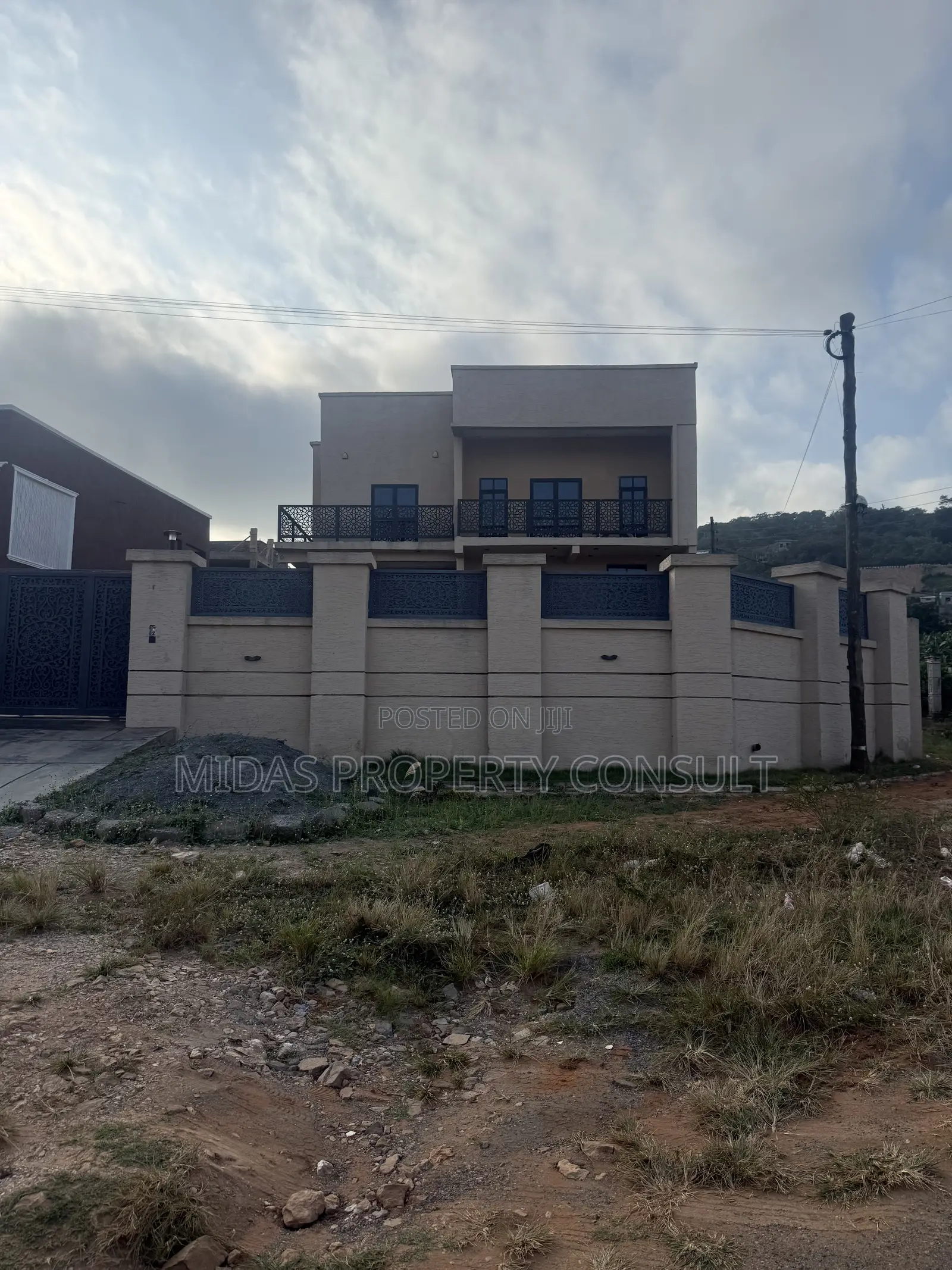 4bdrm House in Ayimensah, Oyarifa for sale