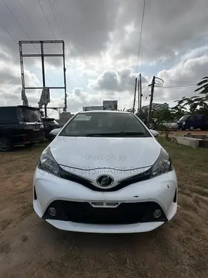 Toyota Vitz 2014 White