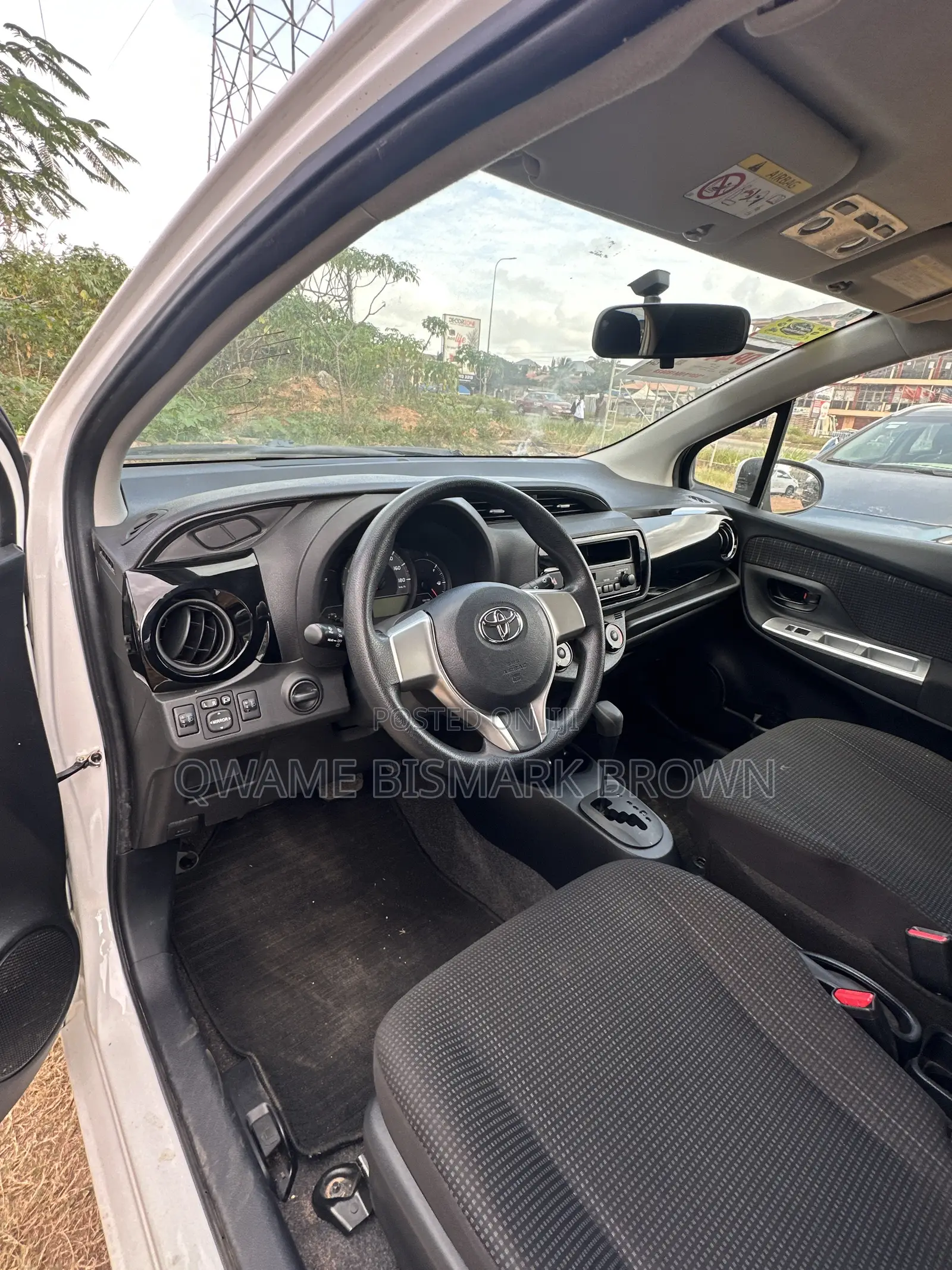 Toyota Vitz 2014 White