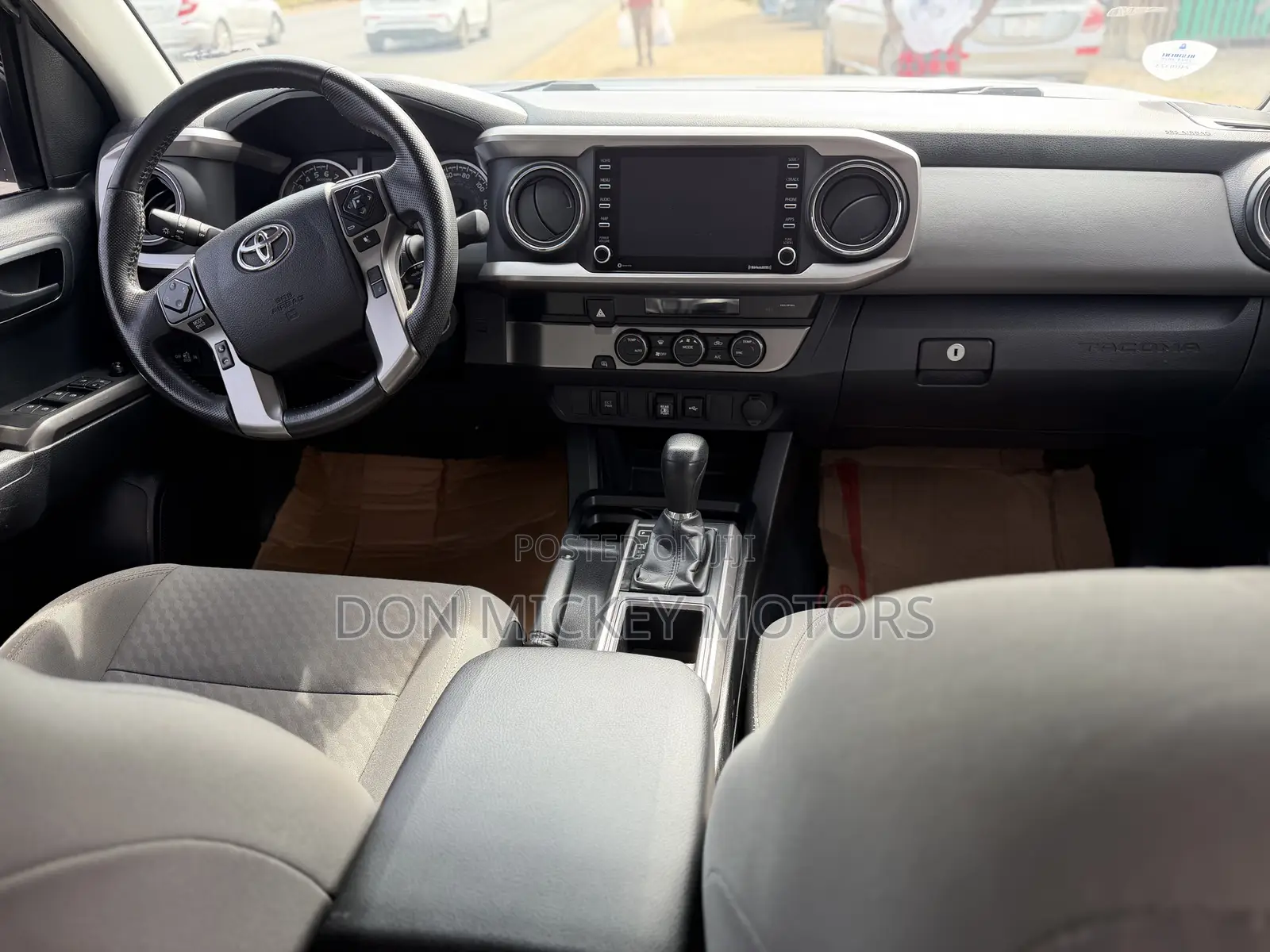 Toyota Tacoma SR5 2022 Black
