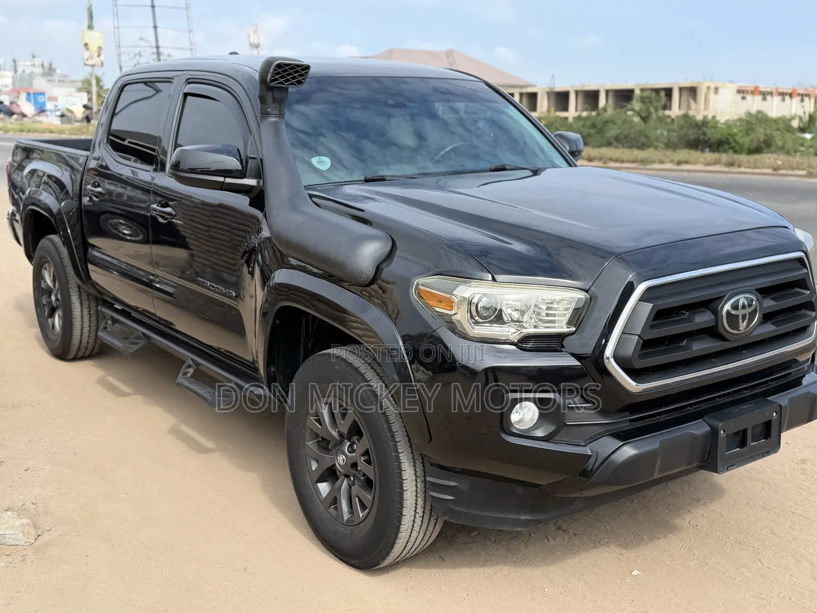 Toyota Tacoma SR5 2022 Black