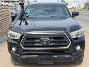 Toyota Tacoma SR5 2022 Black