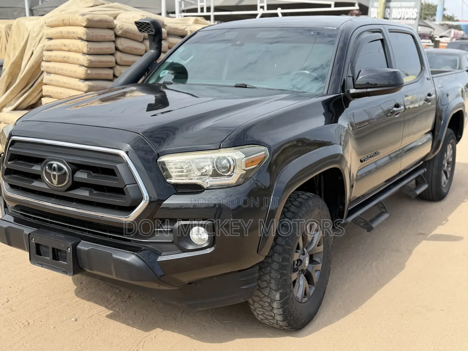 Toyota Tacoma SR5 2022 Black