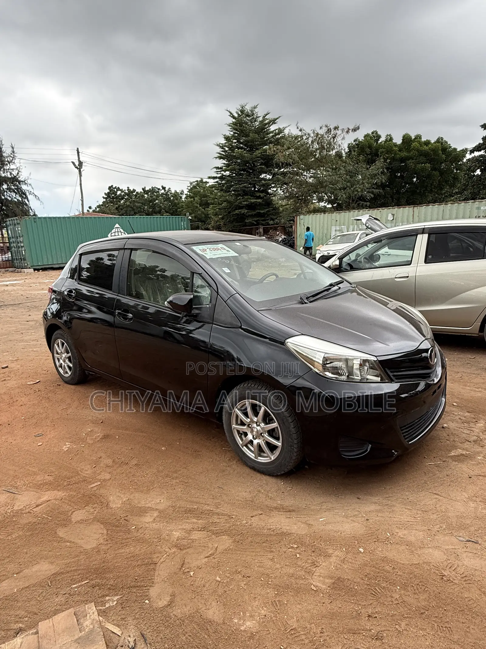 Toyota Vitz 2011 Black