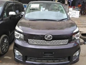 Toyota Voxy V 4WD 8-Seater 2012 Brown