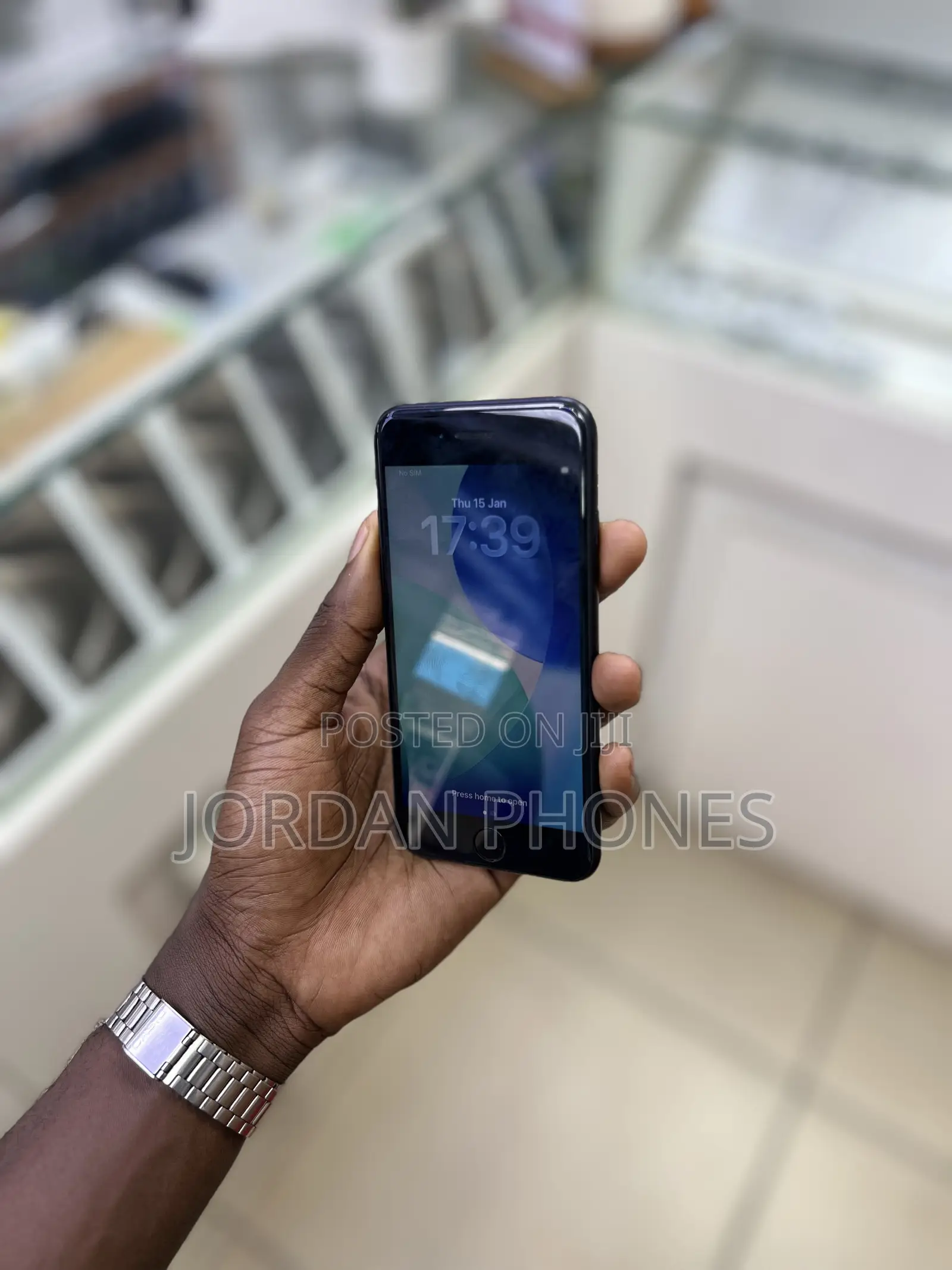 Apple iPhone SE (2020) 128 GB Black