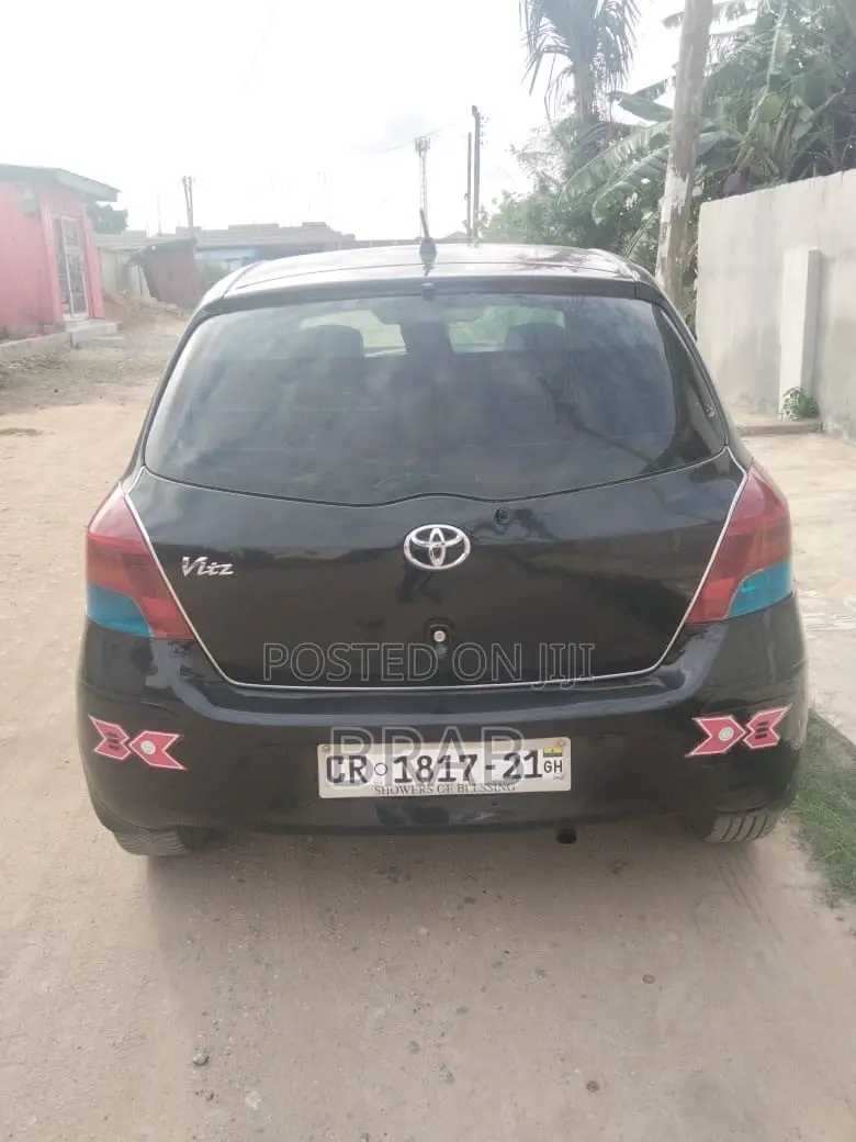 Toyota Vitz 1.5 FWD 5dr 2010 Black