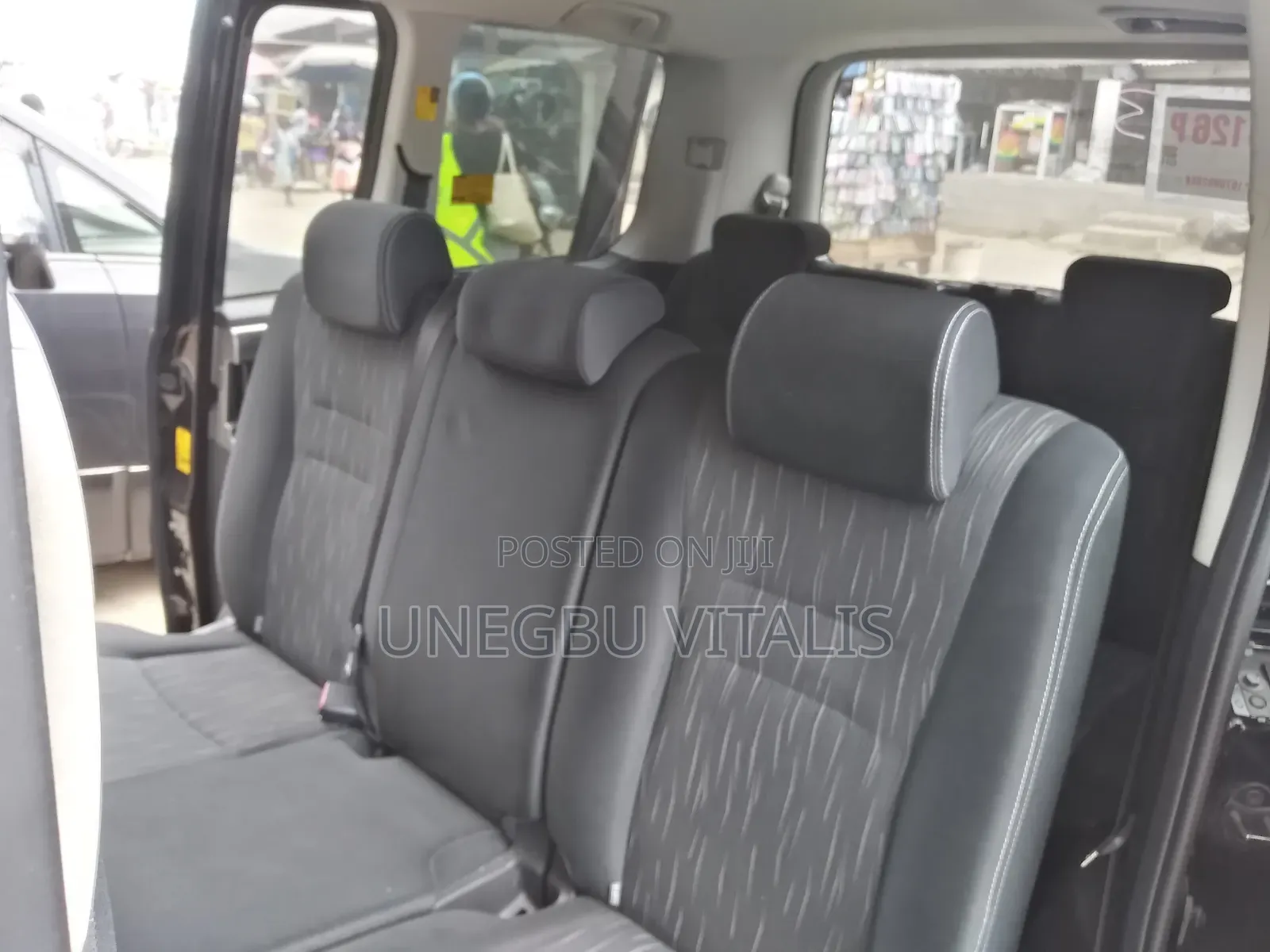 Toyota Voxy V 2WD 8-Seater 2011 Black