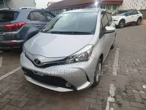 Toyota Vitz 1.5 FWD 5dr 2016 Silver
