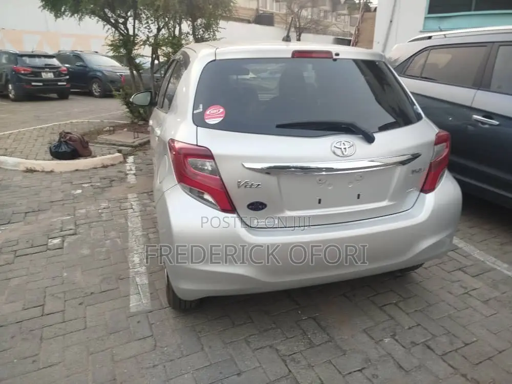 Toyota Vitz 1.5 FWD 5dr 2016 Silver