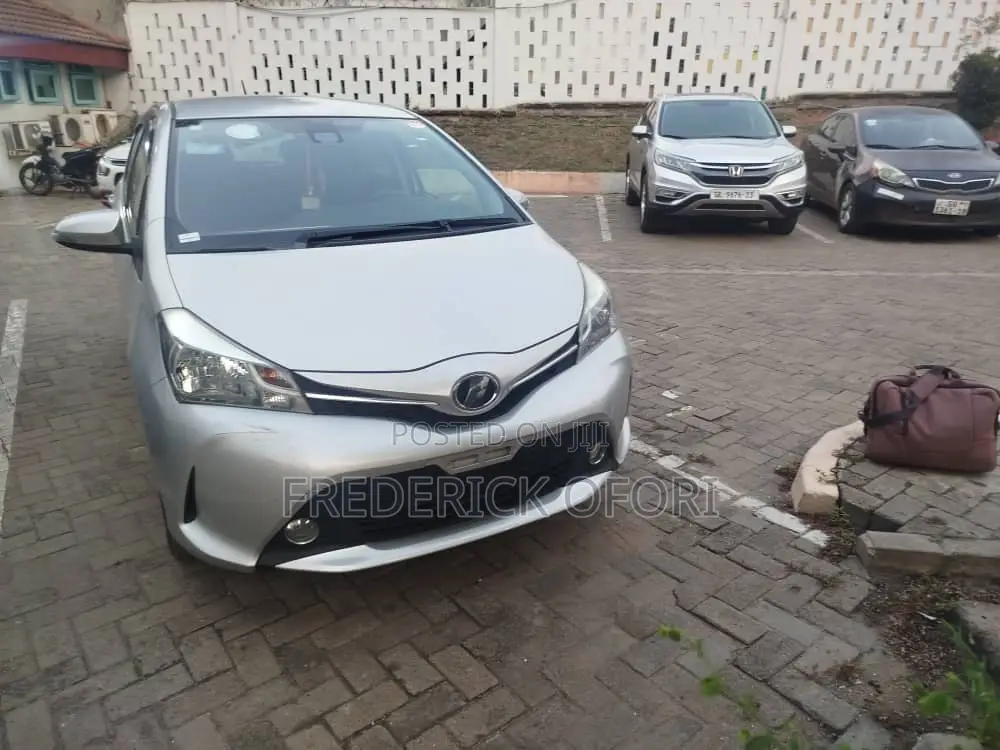 Toyota Vitz 1.5 FWD 5dr 2016 Silver