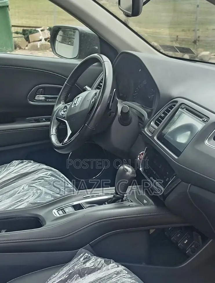 Honda HR-V 4dr SUV (1.5L 4cyl CVT) 2016 Green
