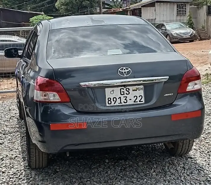 Toyota Belta 2010 Gray