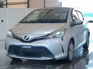 Toyota Vitz 2015 Gray