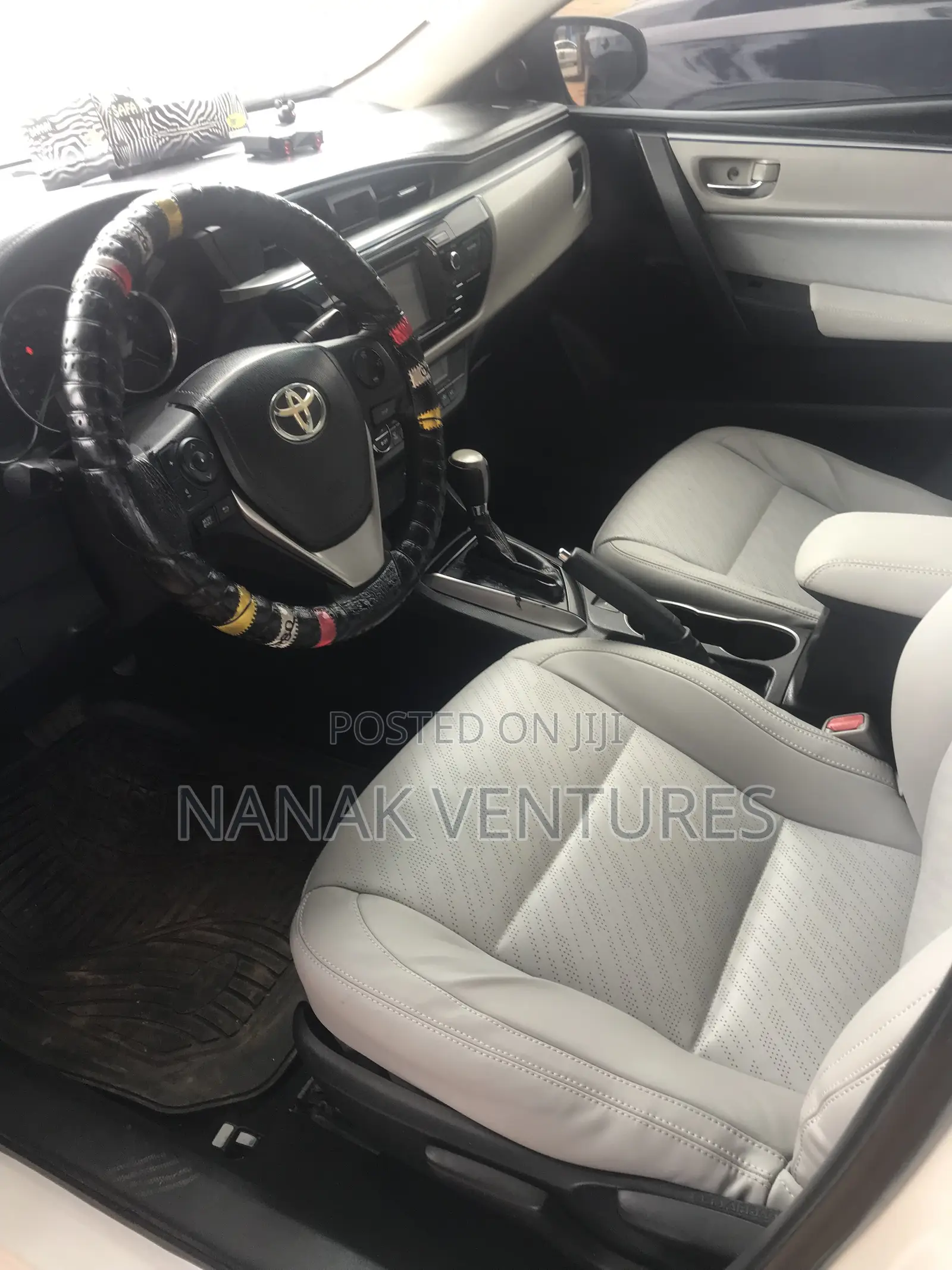 Toyota Corolla LE Eco Plus 4dr Sedan (1.8L 4cyl CVT) 2016 White