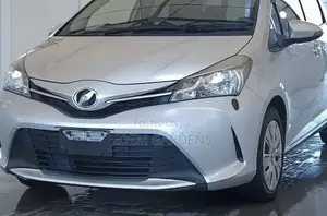 Toyota Vitz 2015 Gray