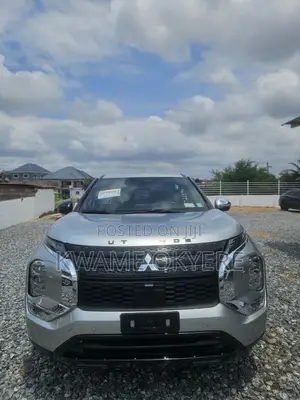 Mitsubishi Outlander SE Launch Edition 2022 Silver