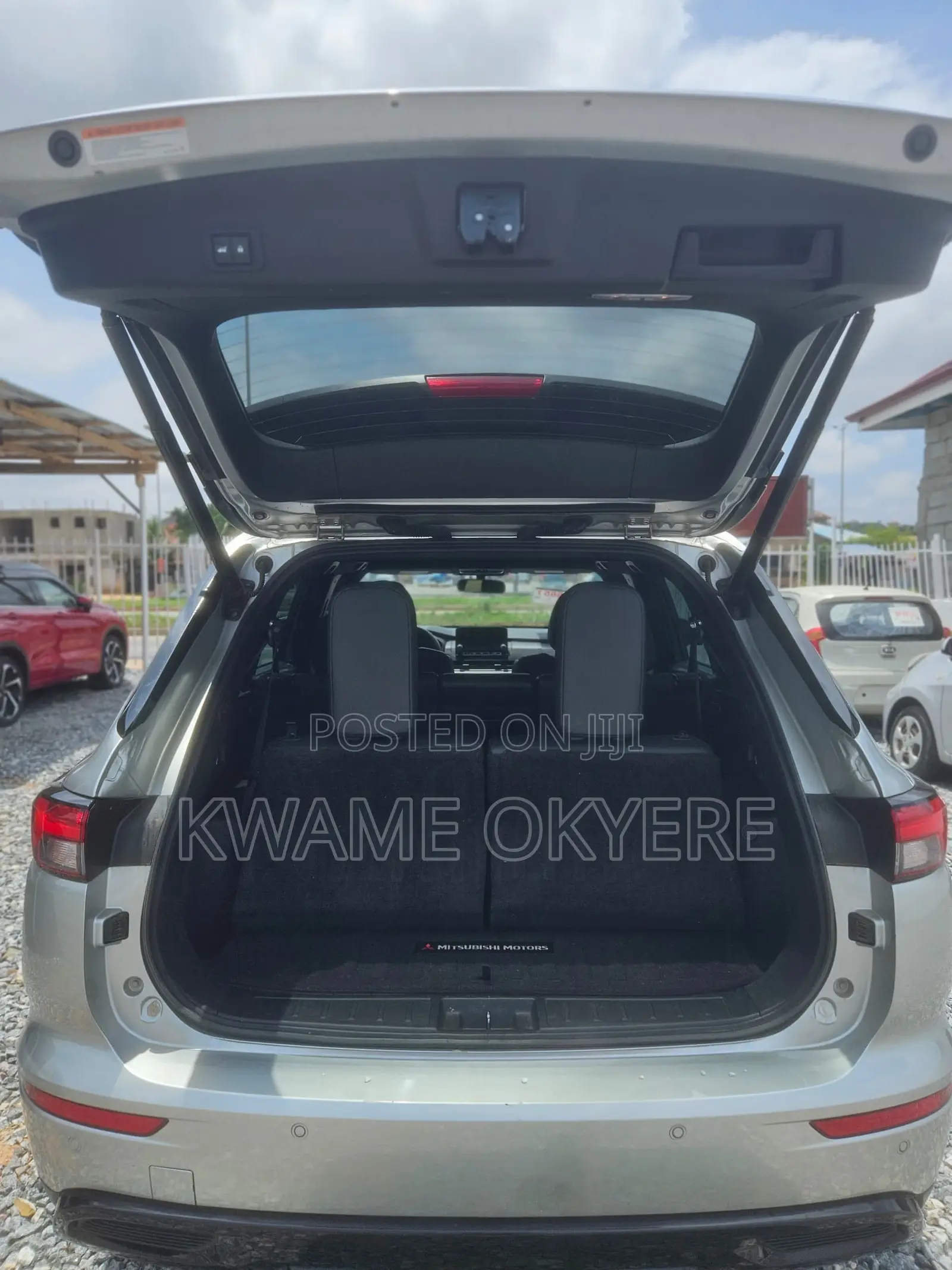 Mitsubishi Outlander SE Launch Edition 2022 Silver
