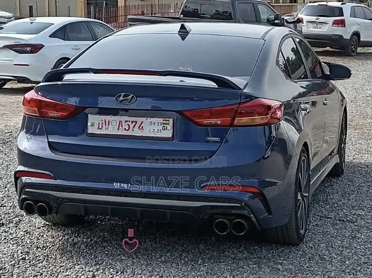Hyundai Avante 2018 Blue