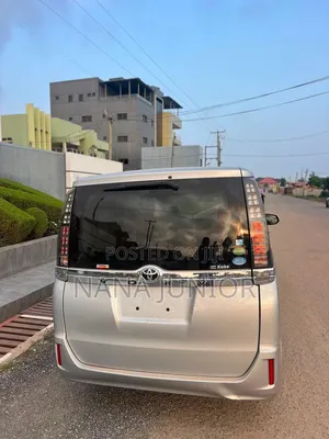 Toyota Voxy 2015 Silver