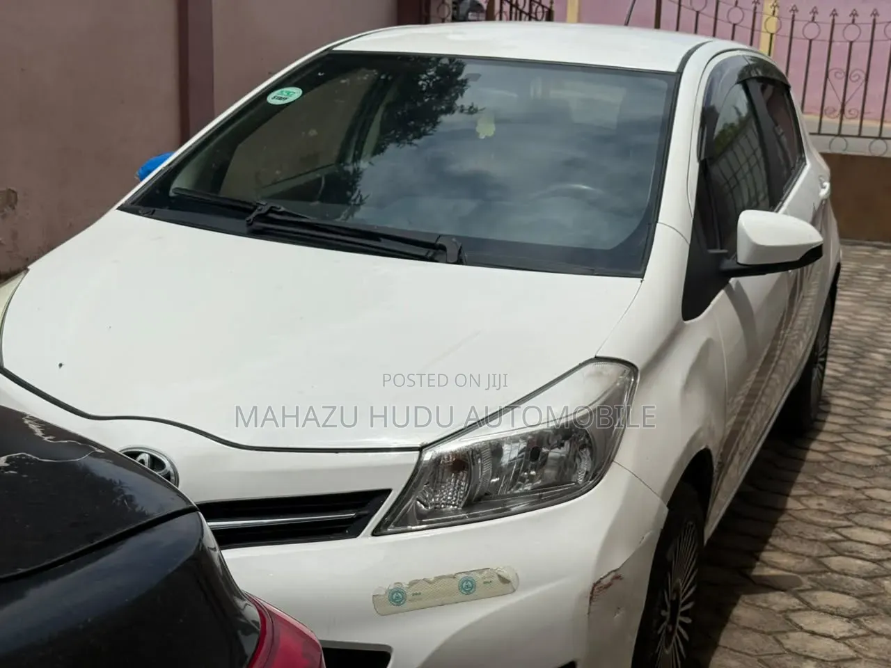 Toyota Vitz 1.3 AWD 3dr 2012 Silver