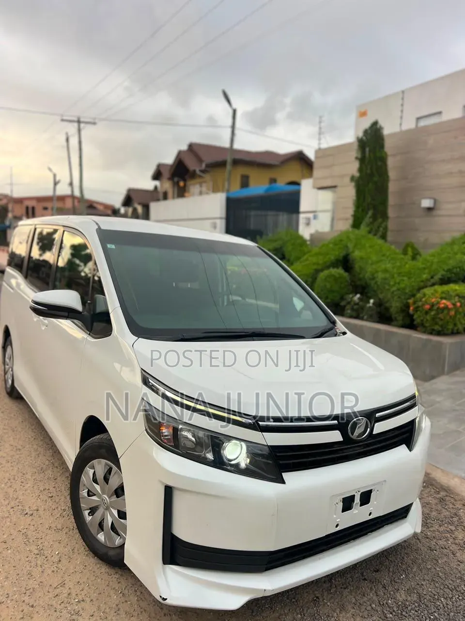 Toyota Voxy 2015 Silver
