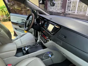 Kia Carnival 2015 Black