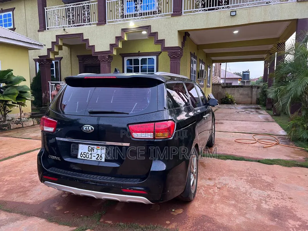 Kia Carnival 2015 Black