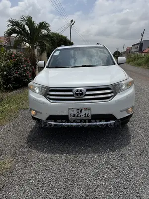 Toyota Highlander Limited 2012 White
