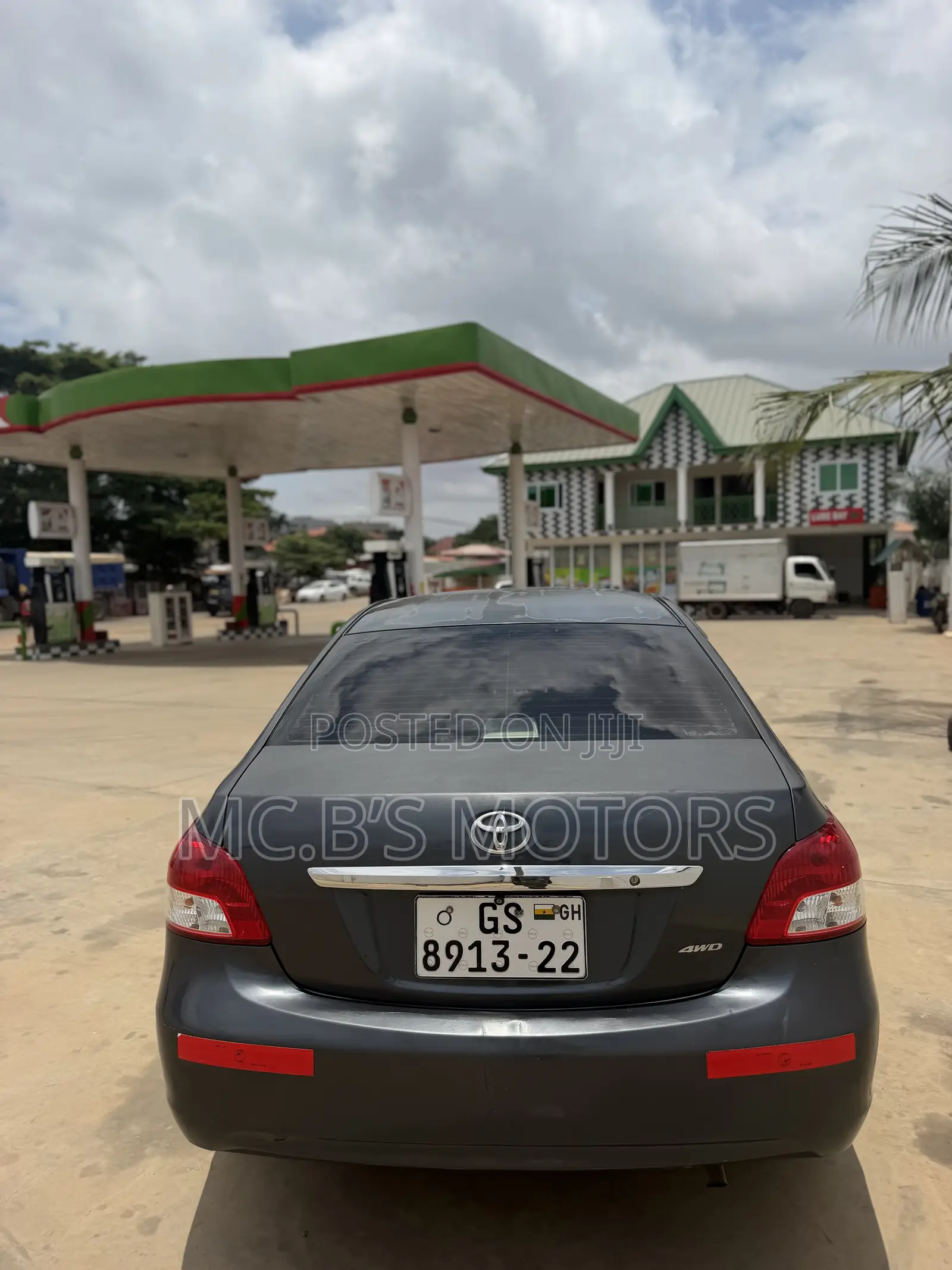 Toyota Belta 2012 Silver