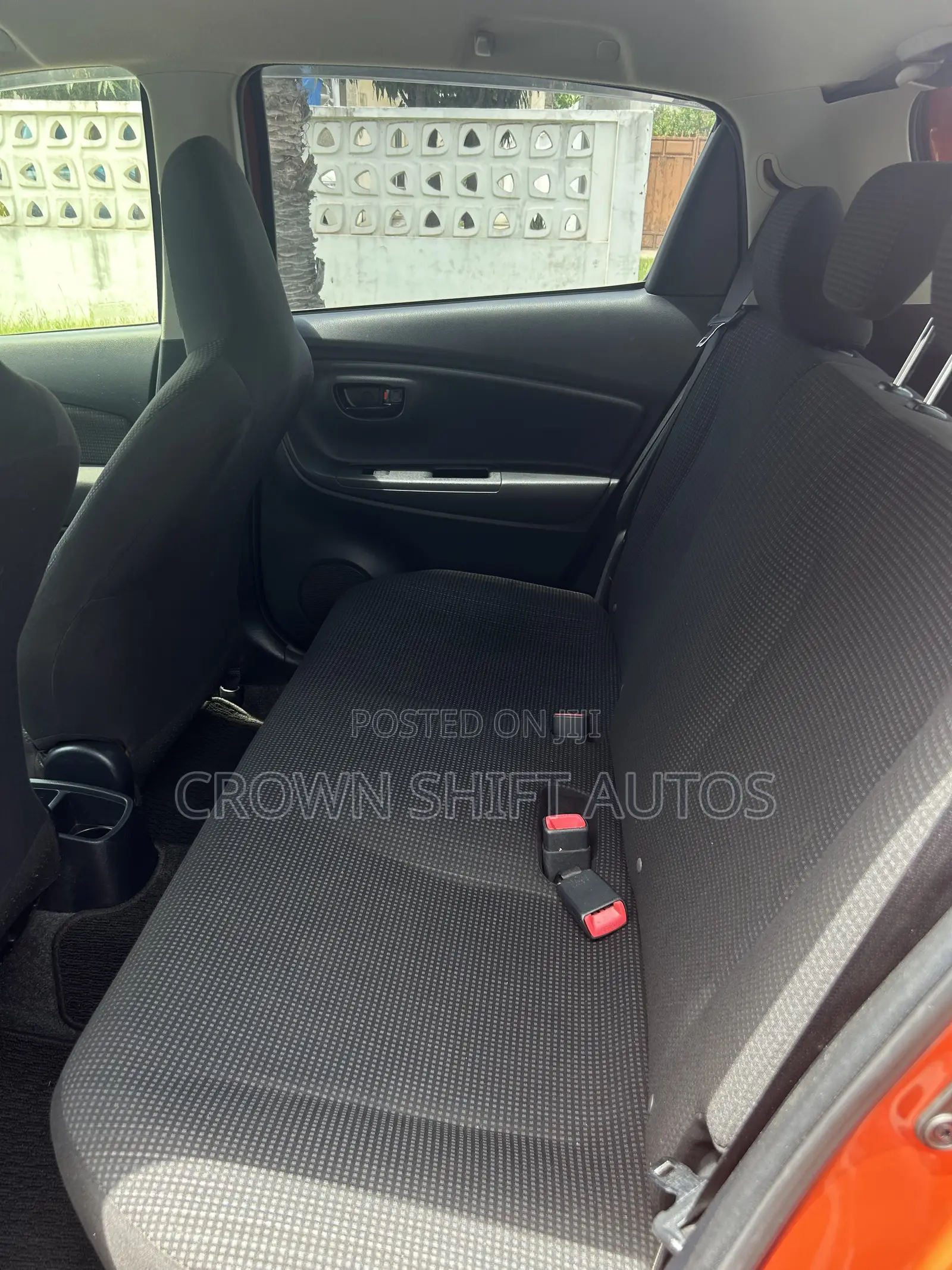 Toyota Vitz 1.3 AWD 5dr 2015 Orange