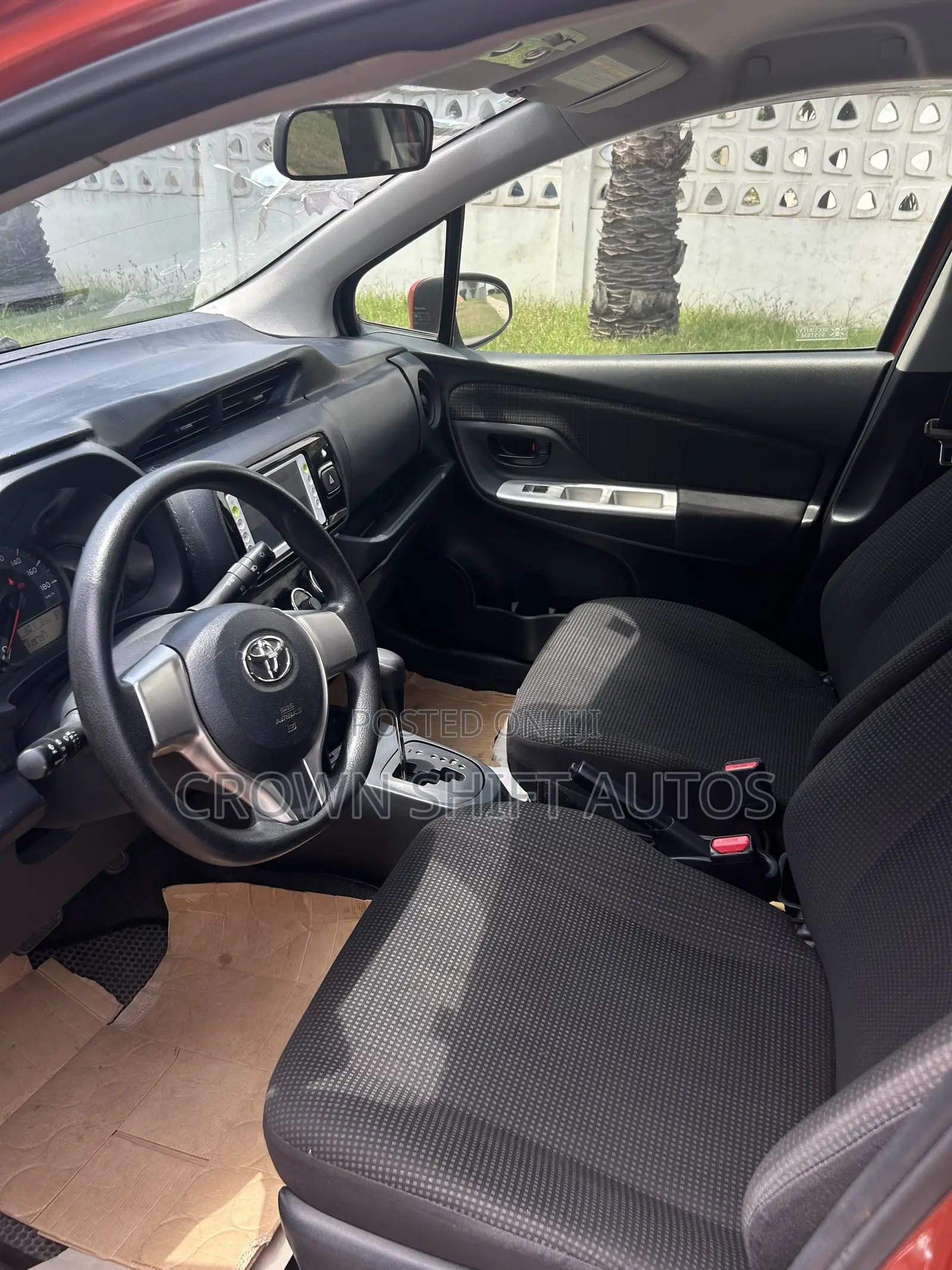 Toyota Vitz 1.3 AWD 5dr 2015 Orange