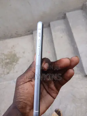 Apple iPhone XR 64 GB White
