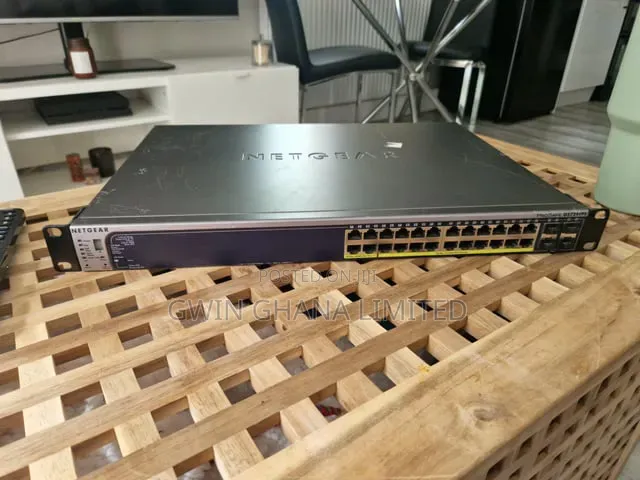 NetGear Gs724tps 24port Gigabit poE 4X1GB SFP