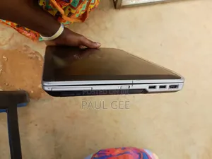 Laptop Dell Latitude 7400 4GB Intel Core i5 HDD 500GB
