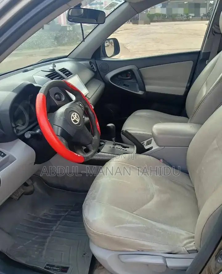 Toyota RAV4 2.5 2010 Gray