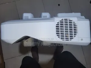 Epson PowerLite 680