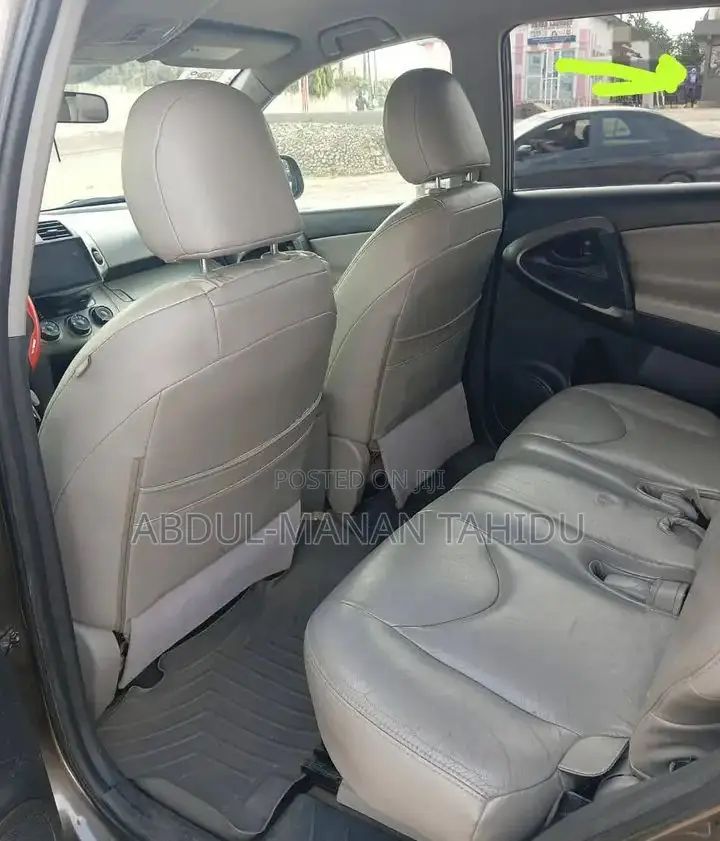 Toyota RAV4 2.5 2010 Gray