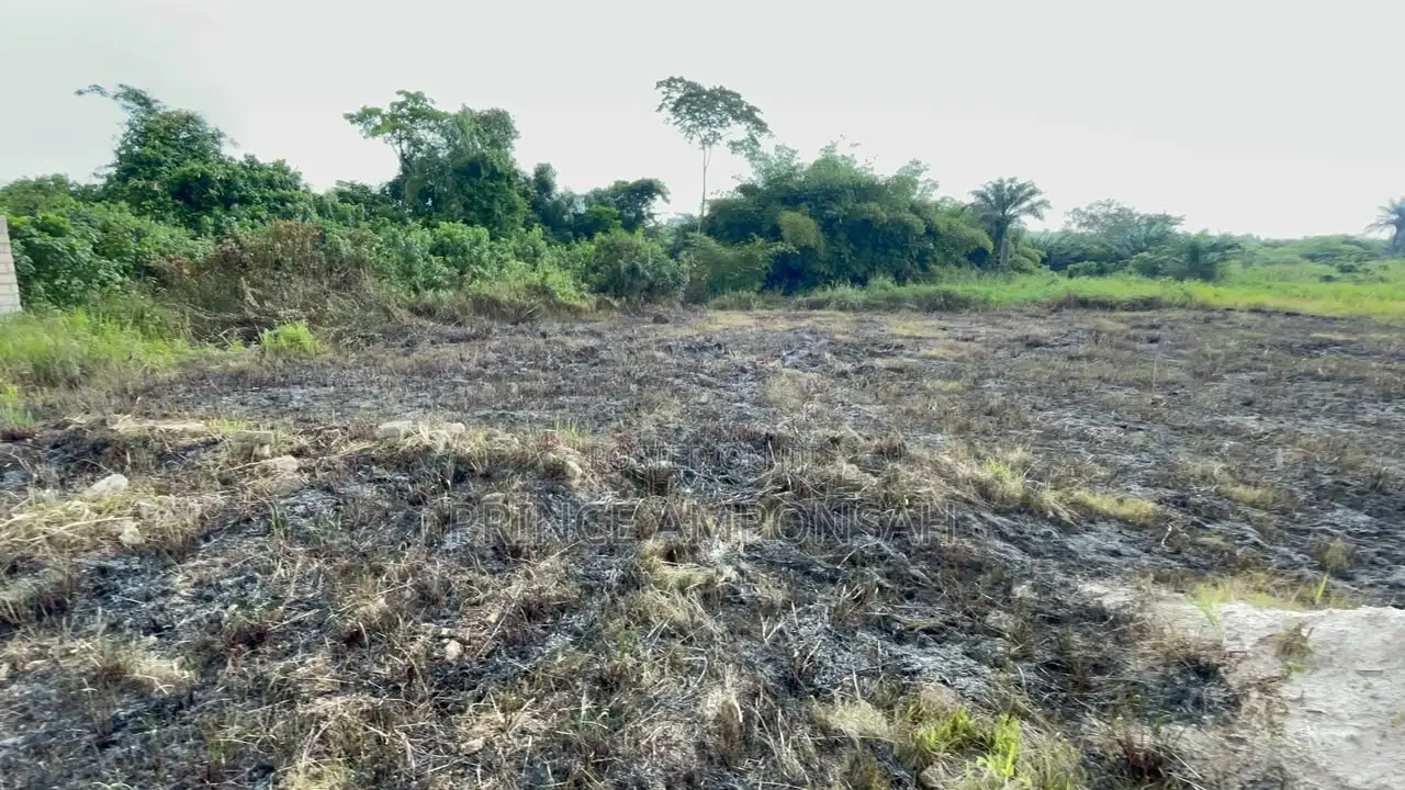 Urgent 3 Plots of Land for Sale at Apromase