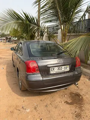 Toyota Avensis 1.8 VVT-i 2006 Gray