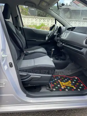 Toyota Vitz 2013 Silver