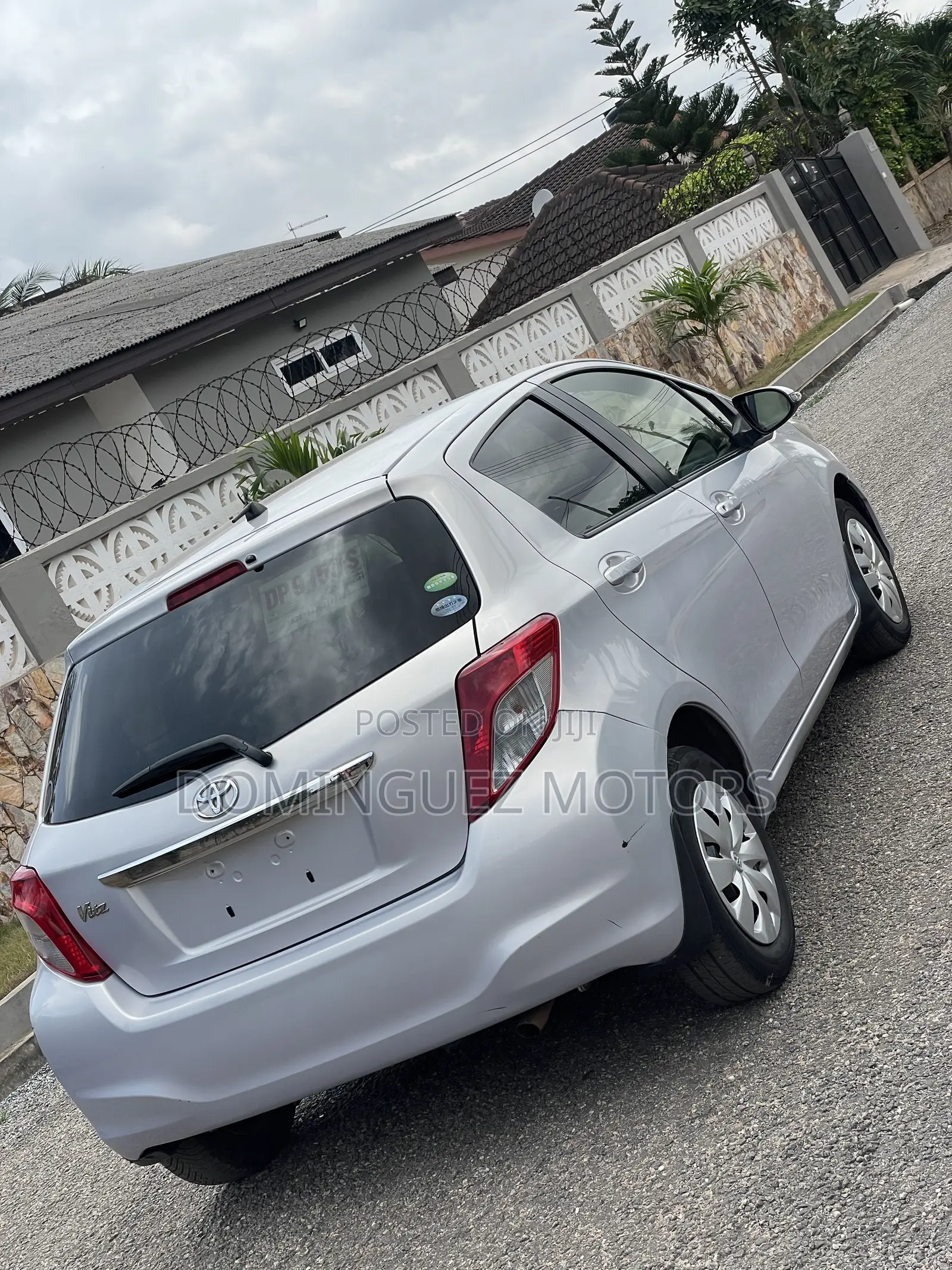 Toyota Vitz 2013 Silver