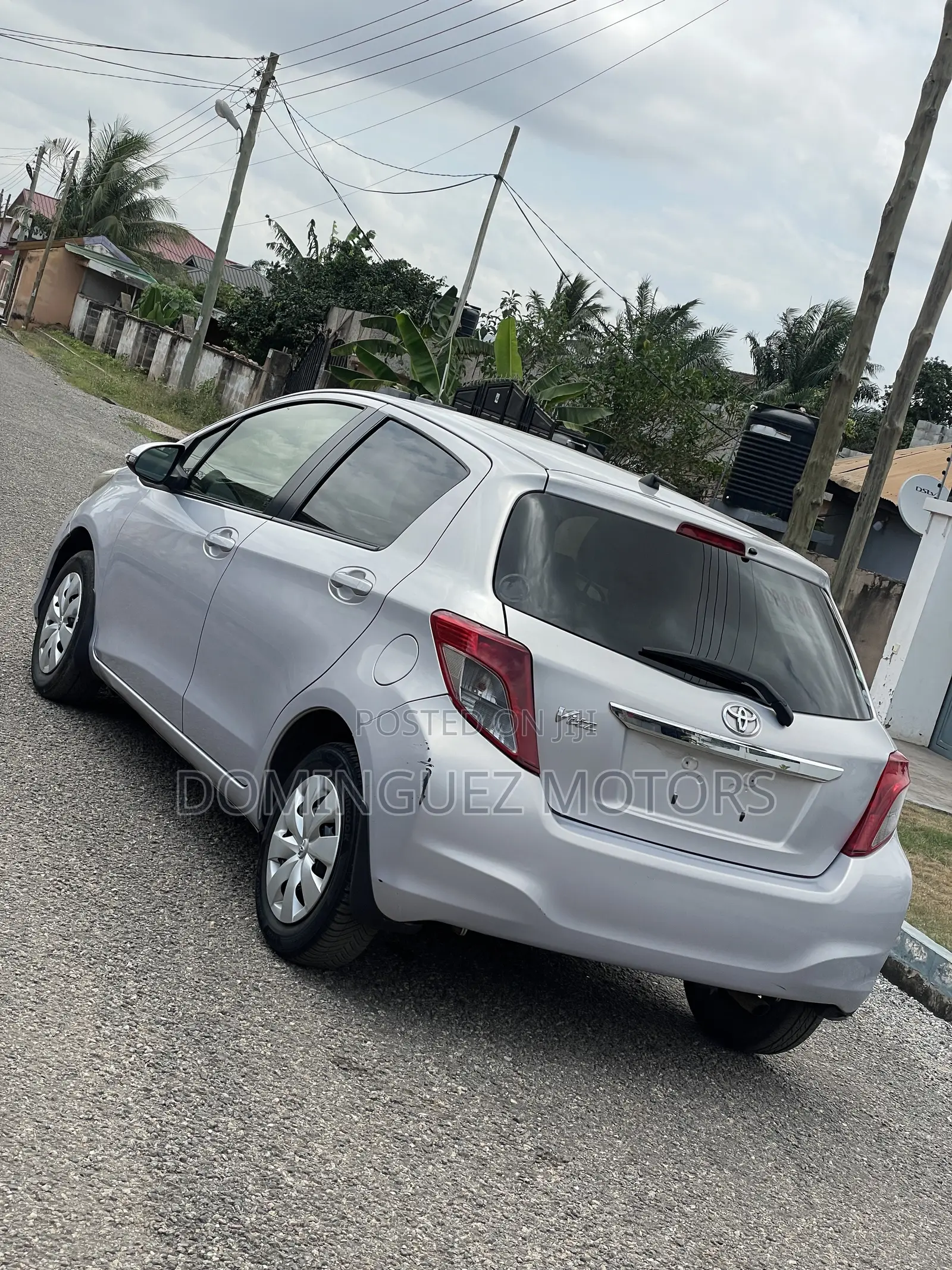 Toyota Vitz 2013 Silver