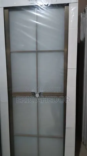 Low Cost Bathroom Glass Door and Accessories