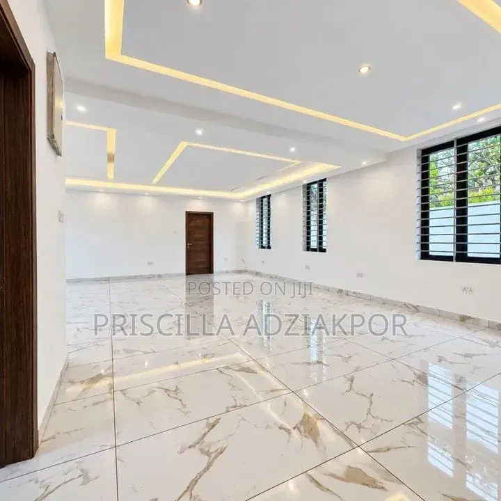 5bdrm House in Gelo Heritage Estate, Police Station for sale