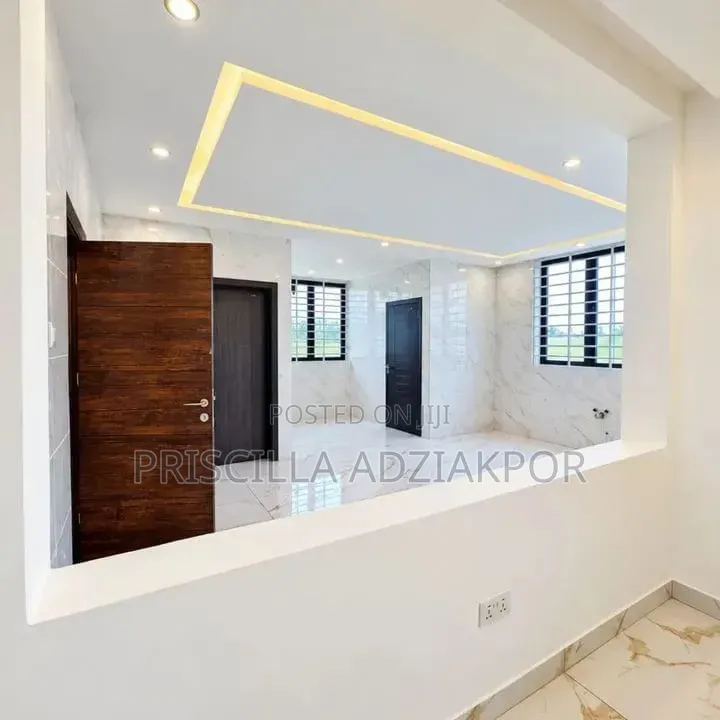 5bdrm House in Gelo Heritage Estate, Police Station for sale