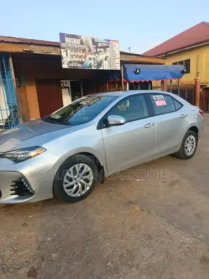 Toyota Corolla LE ECO w/Package 1 4dr Sedan (1.8L 4cyl CVT) 2017 Silver
