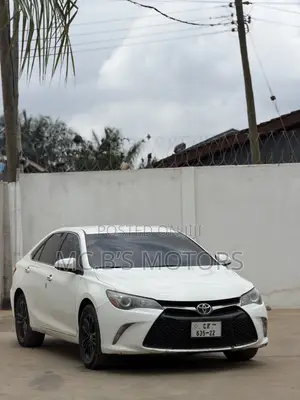 Toyota Camry 2016 White